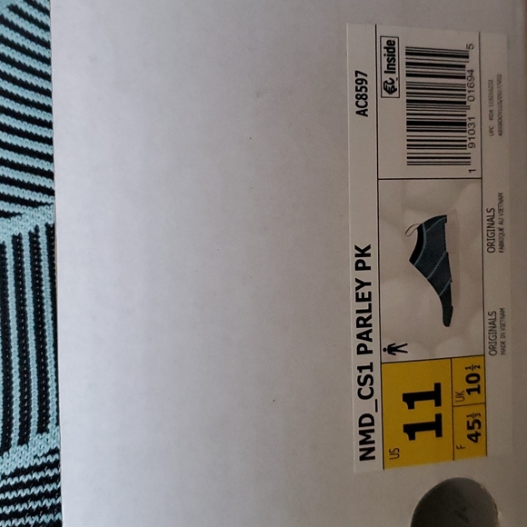 Adidas - Picture 8 of 9